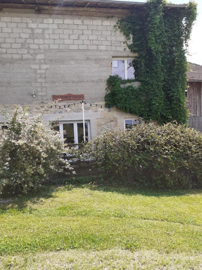 Okami Du Vercors Saint-Laurent-en-Royans Exterior photo